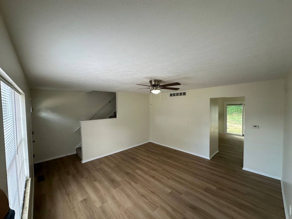 Townhouse for rent at 37 Campbell Dr, Parkersburg, WV 26104