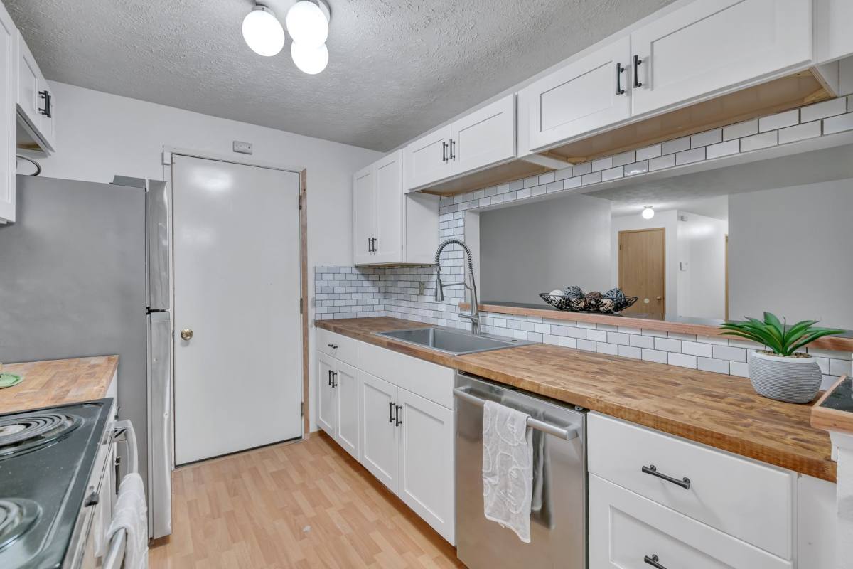 House for rent at 8011 116th St E, Puyallup, WA 98373