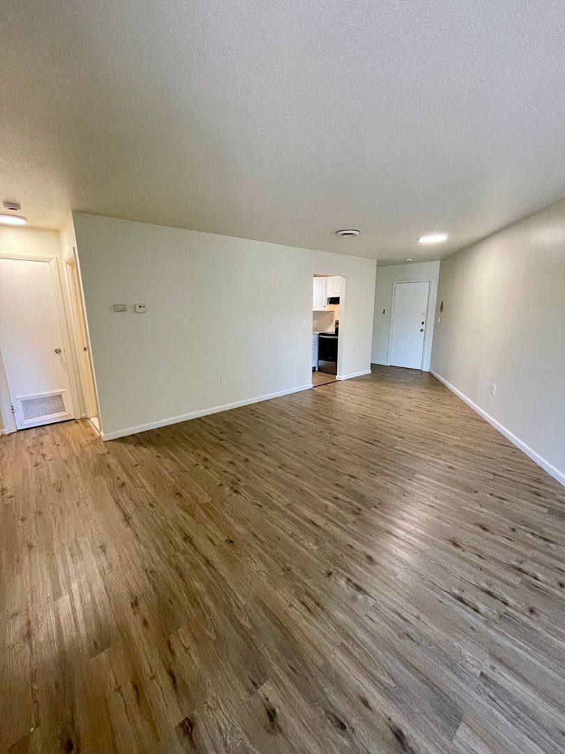 Apartment for rent at 27 Pleasant St, East Windsor, CT 06088