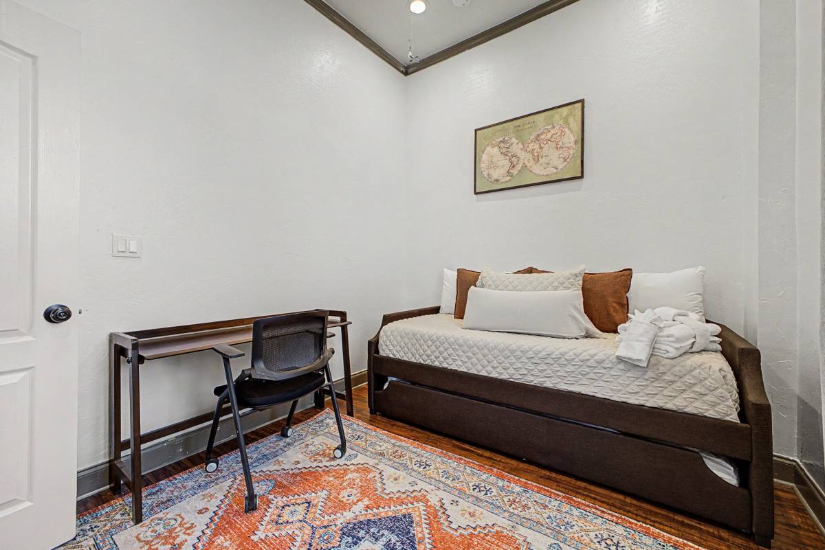 Apartment for rent at 1150 E Pierce St #1, Phoenix, AZ 85006