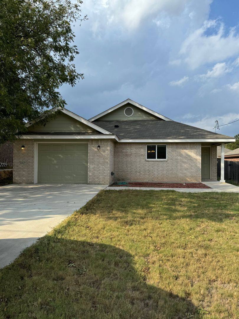 House for rent at 1109 E Ave, Lampasas, TX 76550