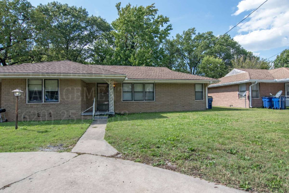 Townhouse for rent at 710 S Cline Rd, Coffeyville, KS 67337