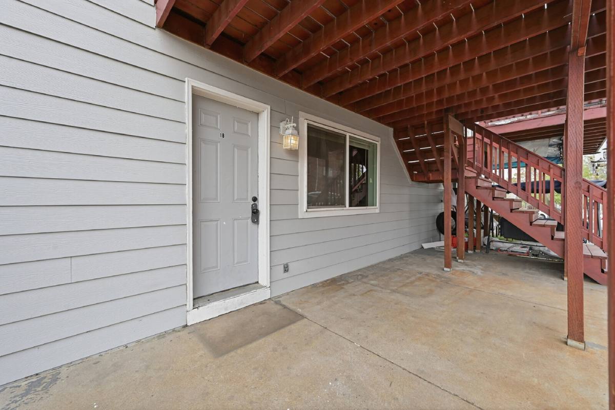 Apartment for rent at 1164 Yosemite St #1B, Denver, CO 80247