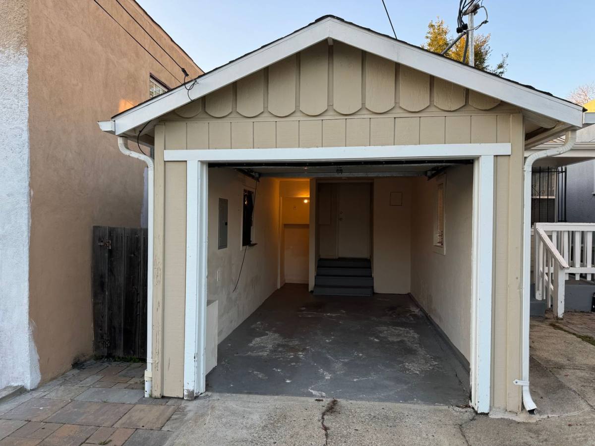House for rent at 3215 Star Ave, Oakland, CA 94619