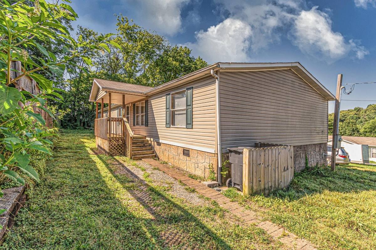 House for rent at 714 Baldwin Ave SW, Knoxville, TN 37920