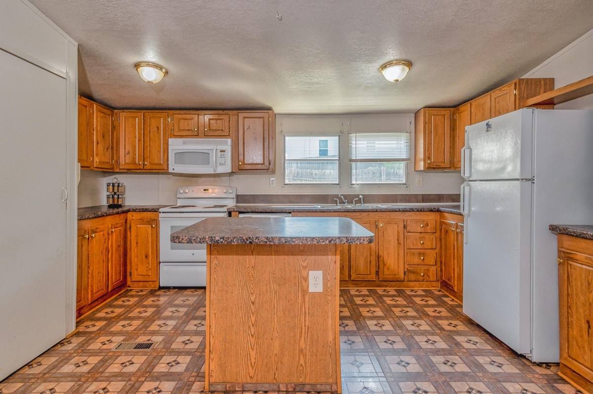House for rent at 714 Baldwin Ave SW, Knoxville, TN 37920
