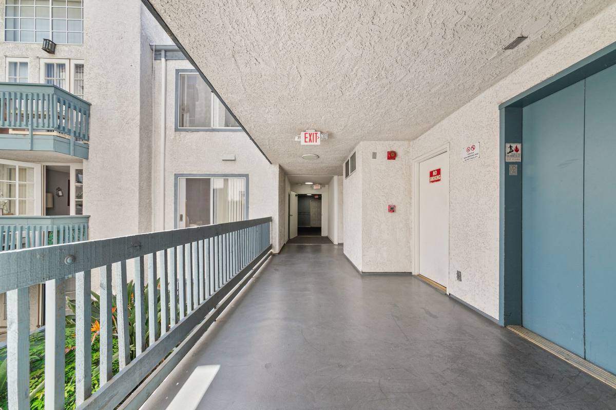 Apartment for rent at 3668 Motor Ave, Los Angeles, CA 90034
