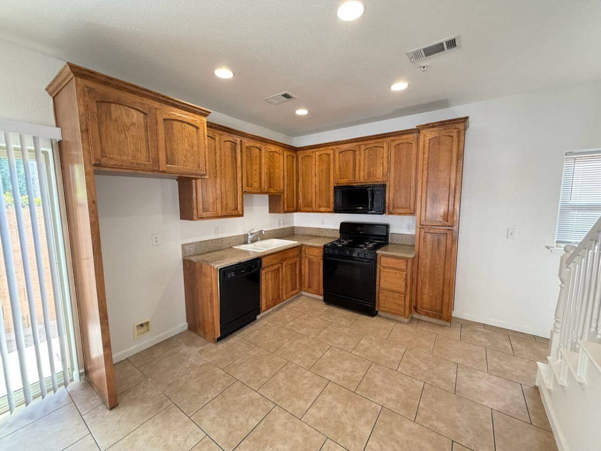 House for rent at 324 Olive Way, Chowchilla, CA 93610