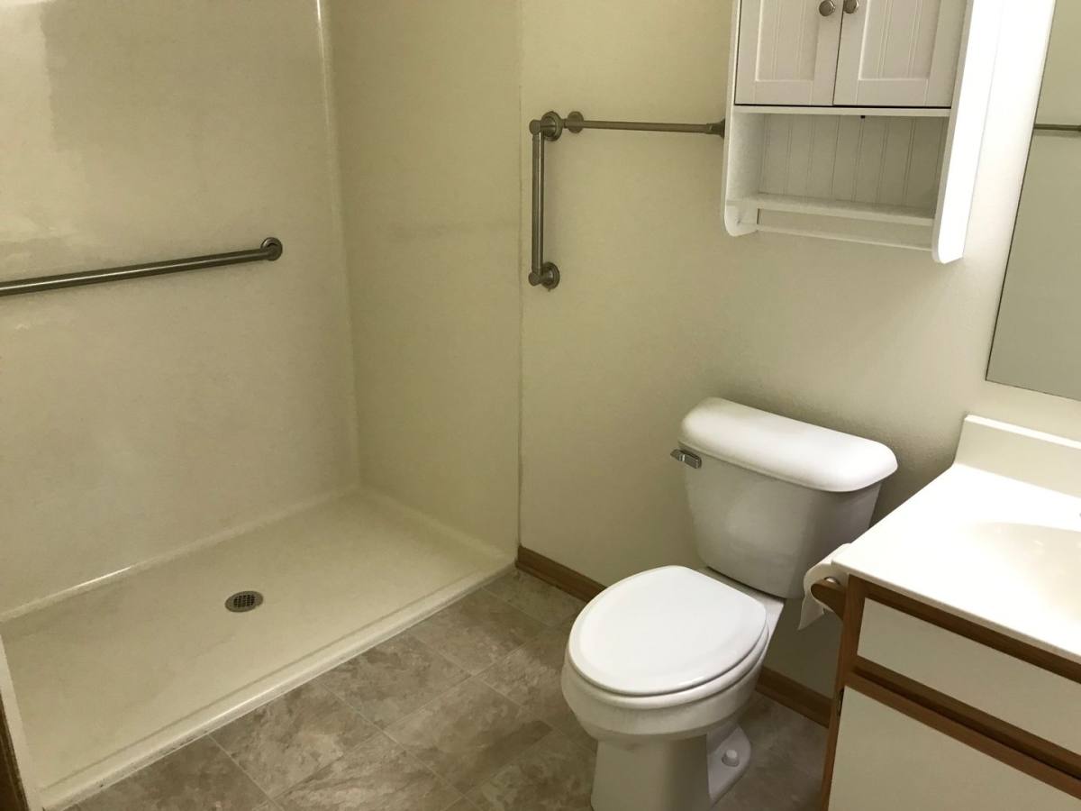 Apartment for rent at 8935 S Wood Creek Dr, Oak Creek, WI 53154
