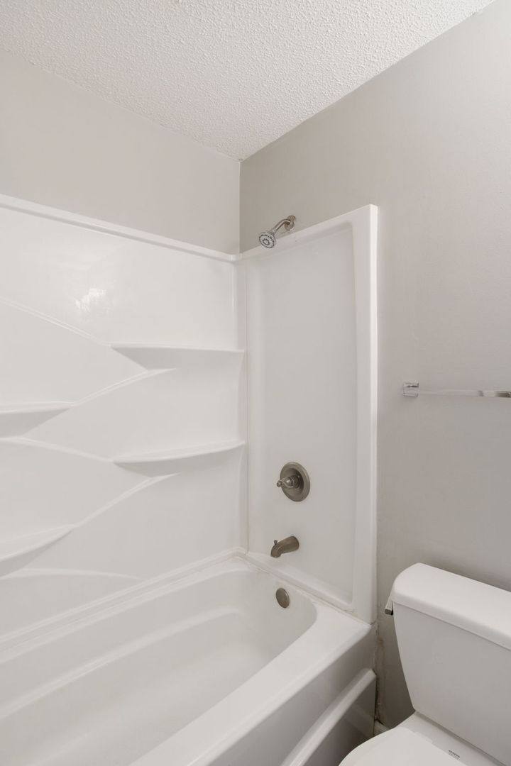 Apartment for rent at 1408 White River Blvd, Muncie, IN 47304