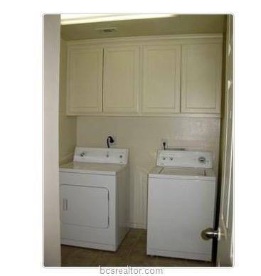 Apartment for rent at 1441 Western Oaks, Bryan, TX 77801
