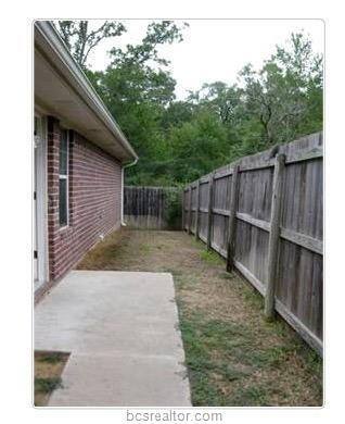 Apartment for rent at 1441 Western Oaks, Bryan, TX 77801