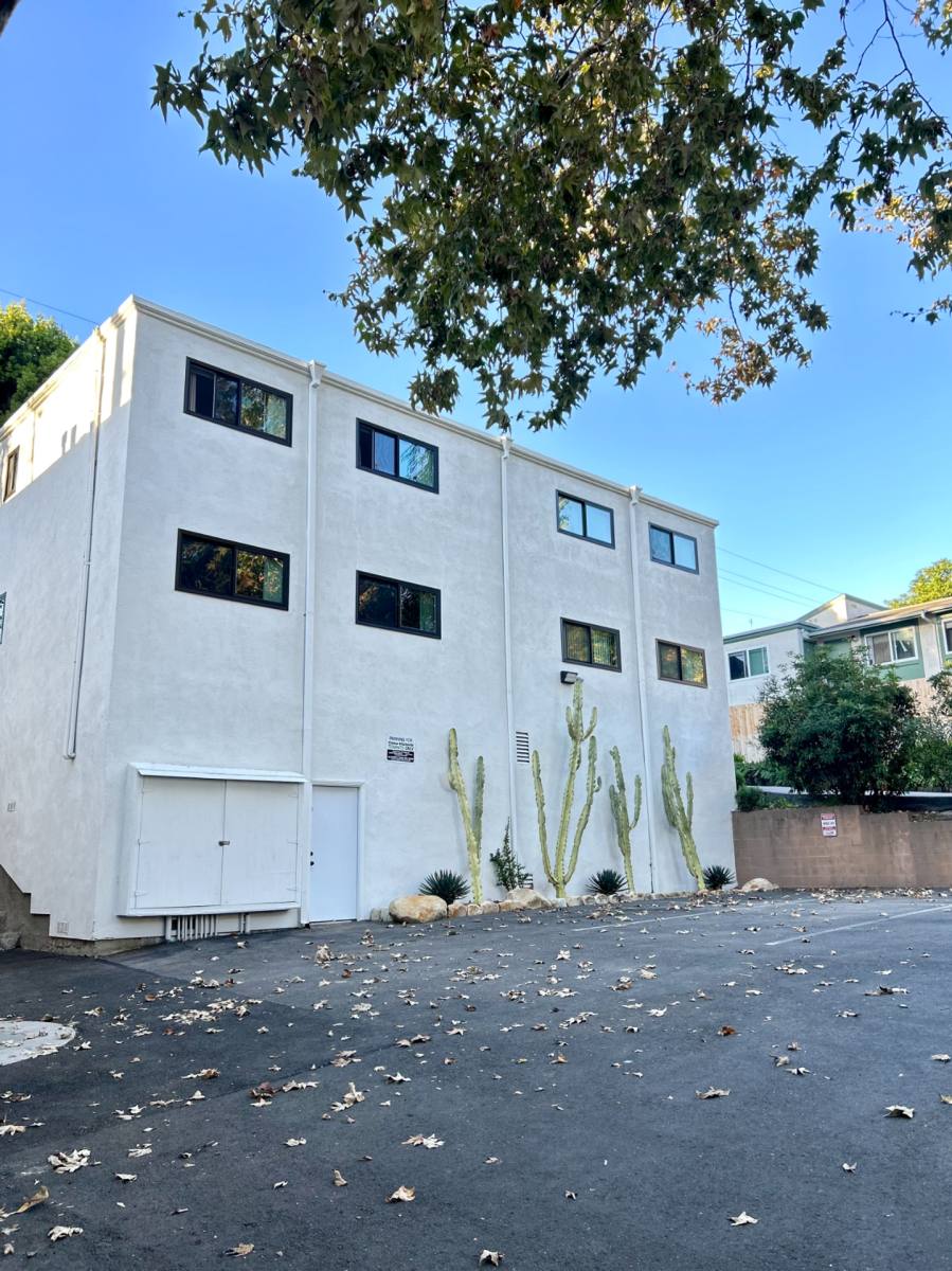 Apartment for rent at 529 W Victoria St, Santa Barbara, CA 93101