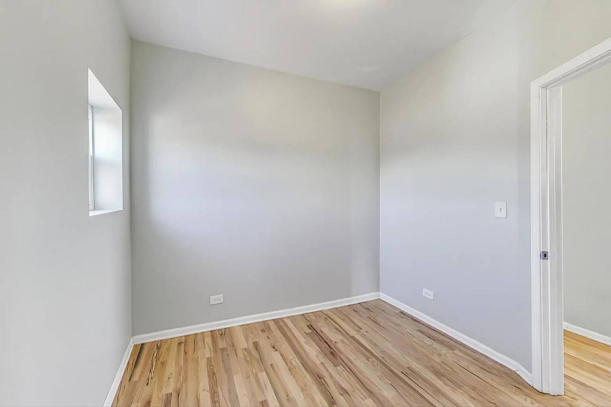 Apartment for rent at 1525 W 17th St #4, Chicago, IL 60608