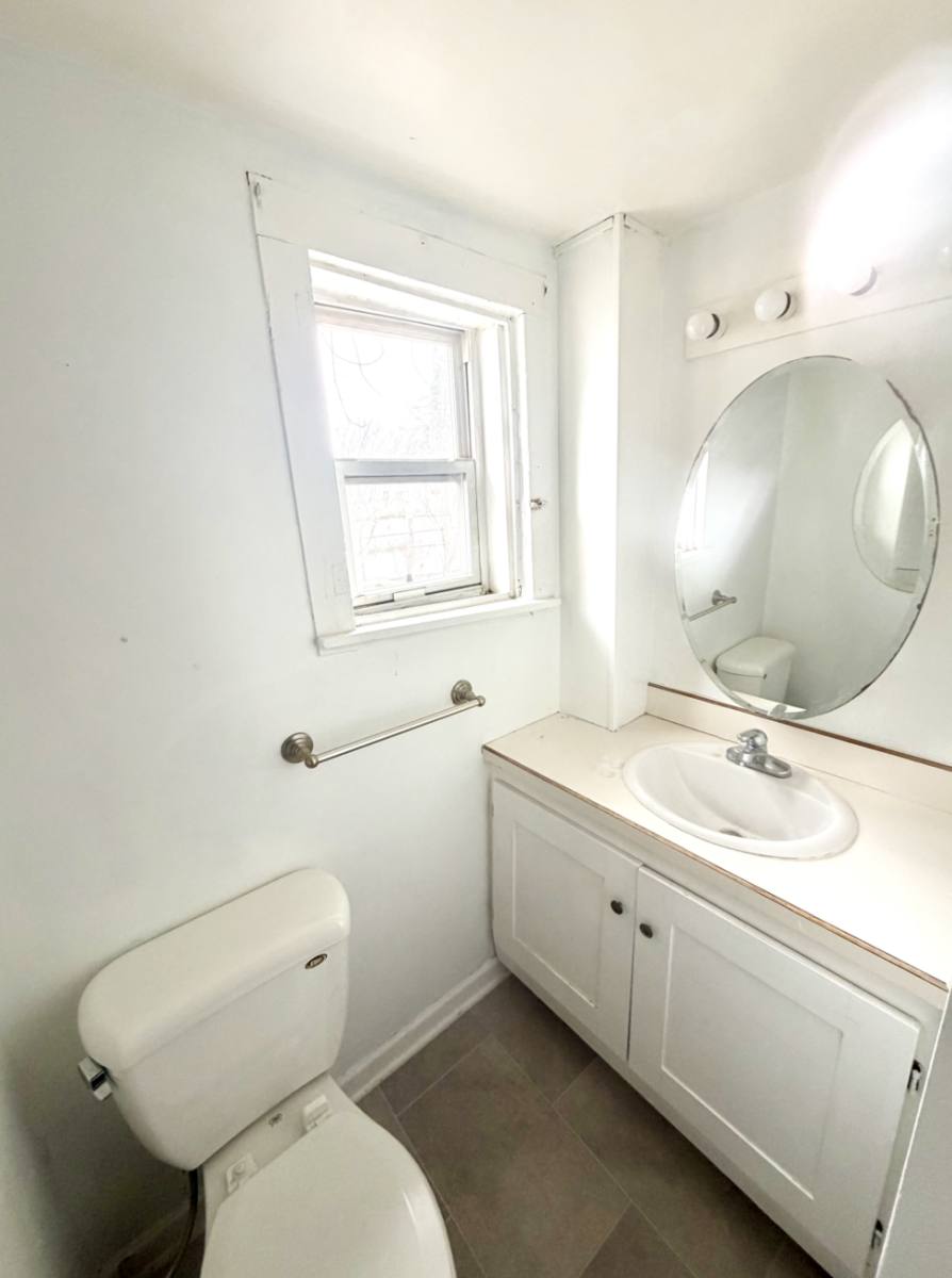 House for rent at 912 Pleasant St, Saginaw, MI 48602