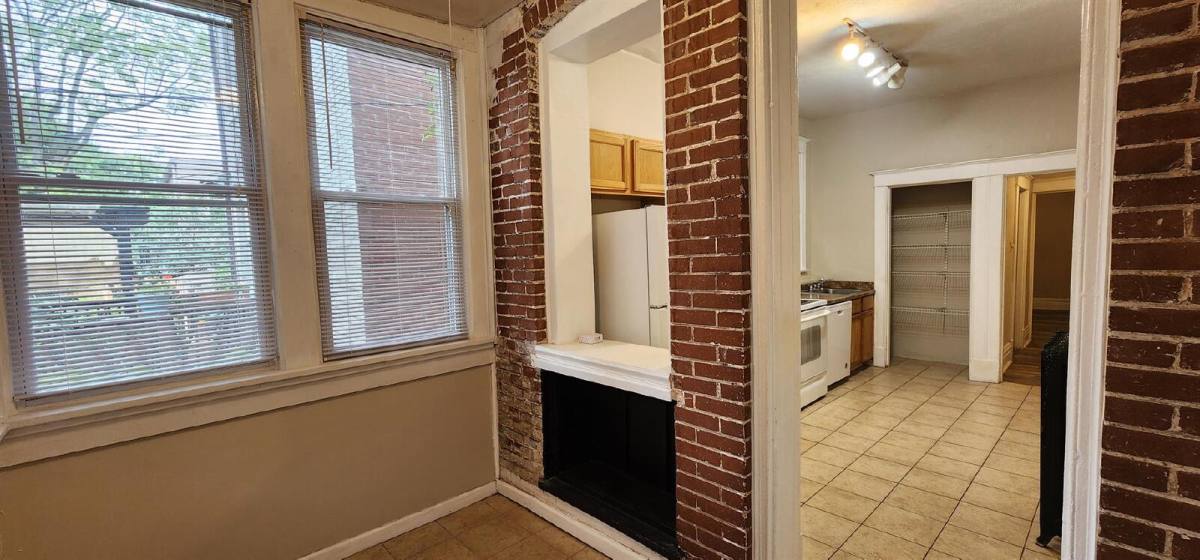 Apartment for rent at 3916 Arsenal St 1 E, Saint Louis, MO 63116