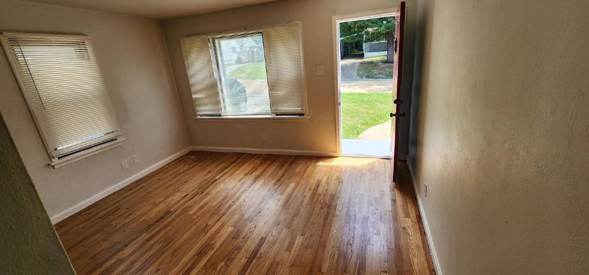 House for rent at 509 Ballman Ave, Saint Louis, MO 63135