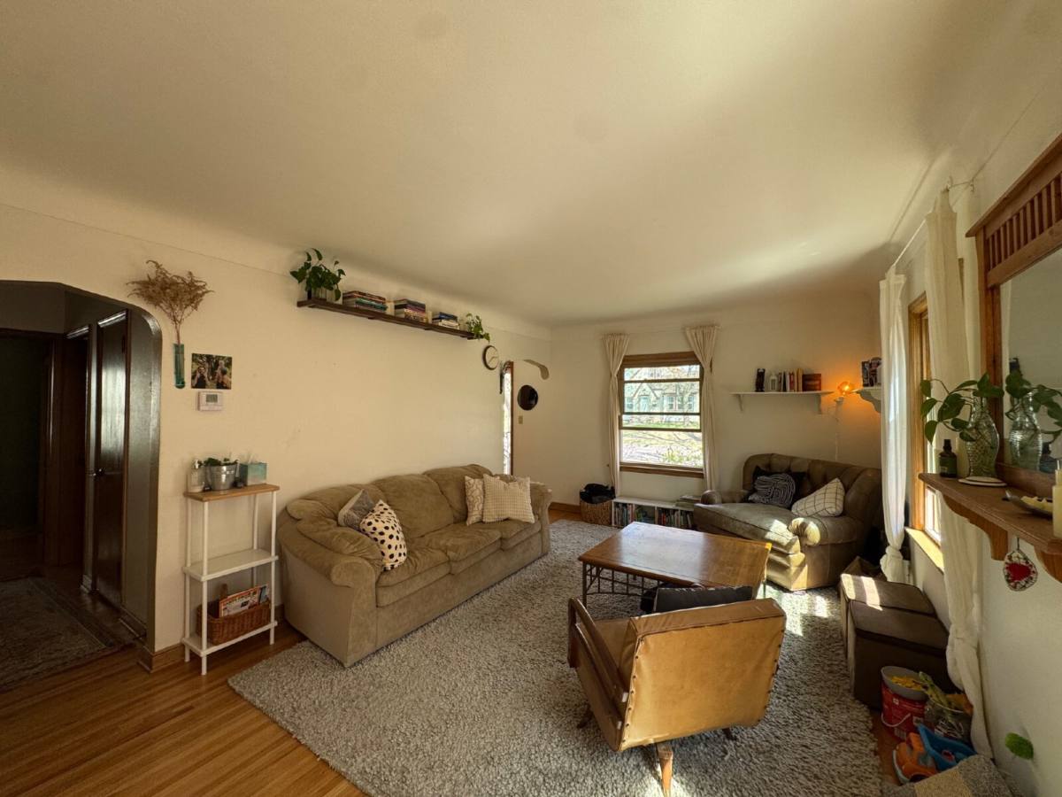 House for rent at 1605 Merrill St, Saint Paul, MN 55108