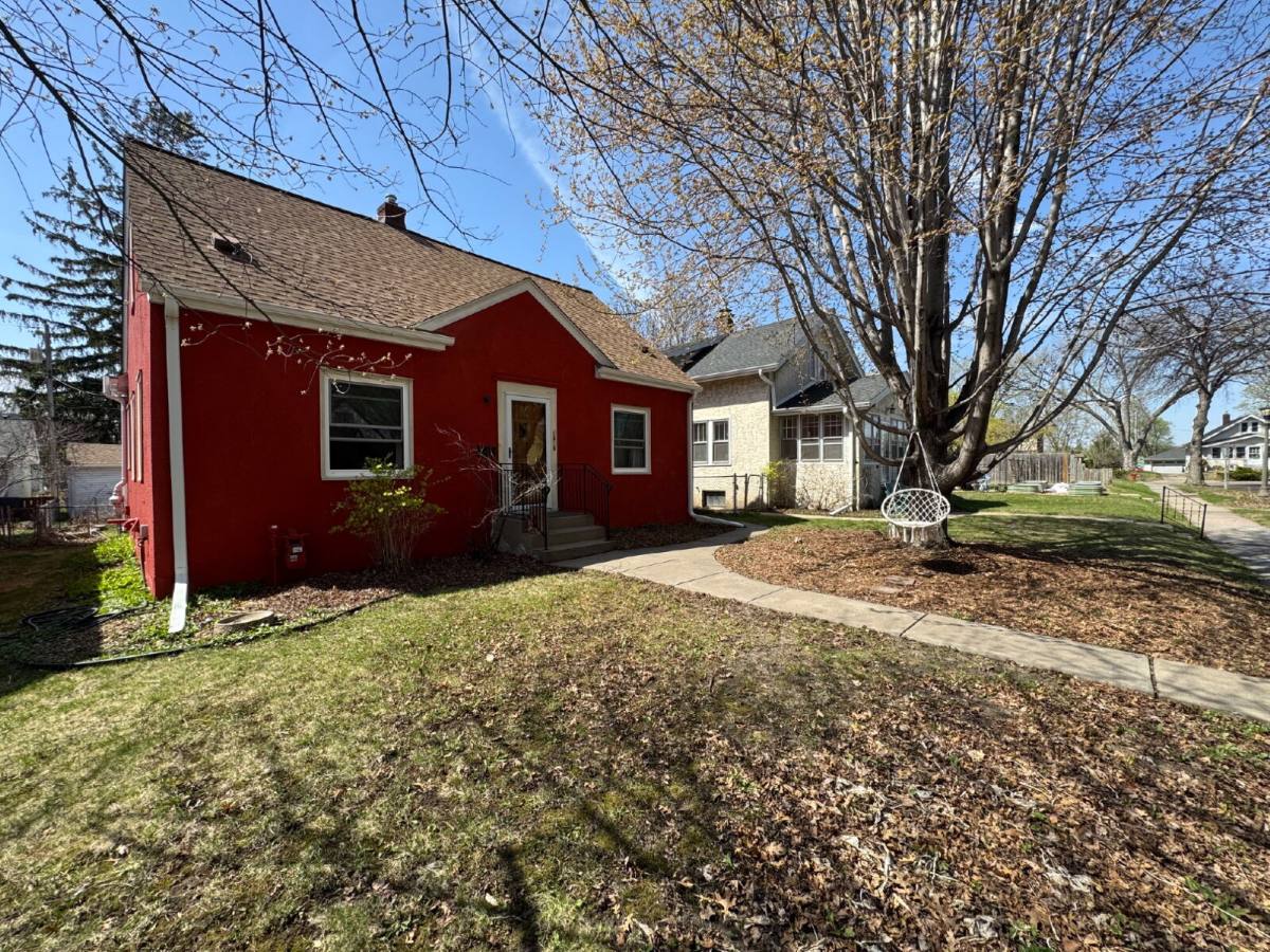 House for rent at 1605 Merrill St, Saint Paul, MN 55108