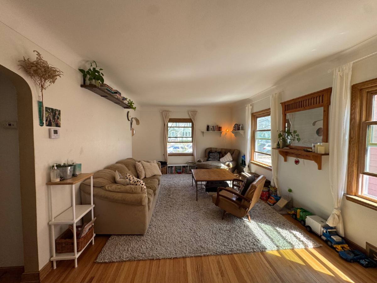 House for rent at 1605 Merrill St, Saint Paul, MN 55108