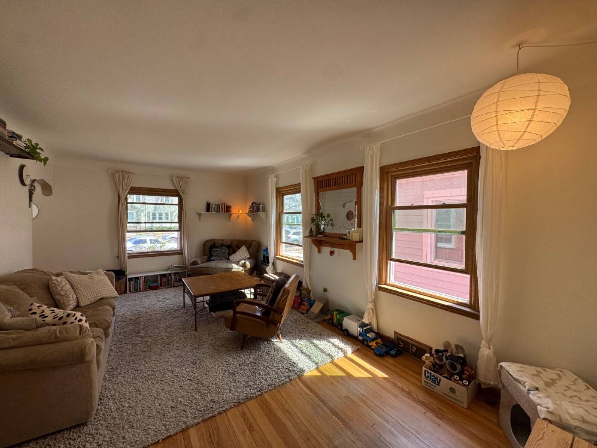 House for rent at 1605 Merrill St, Saint Paul, MN 55108