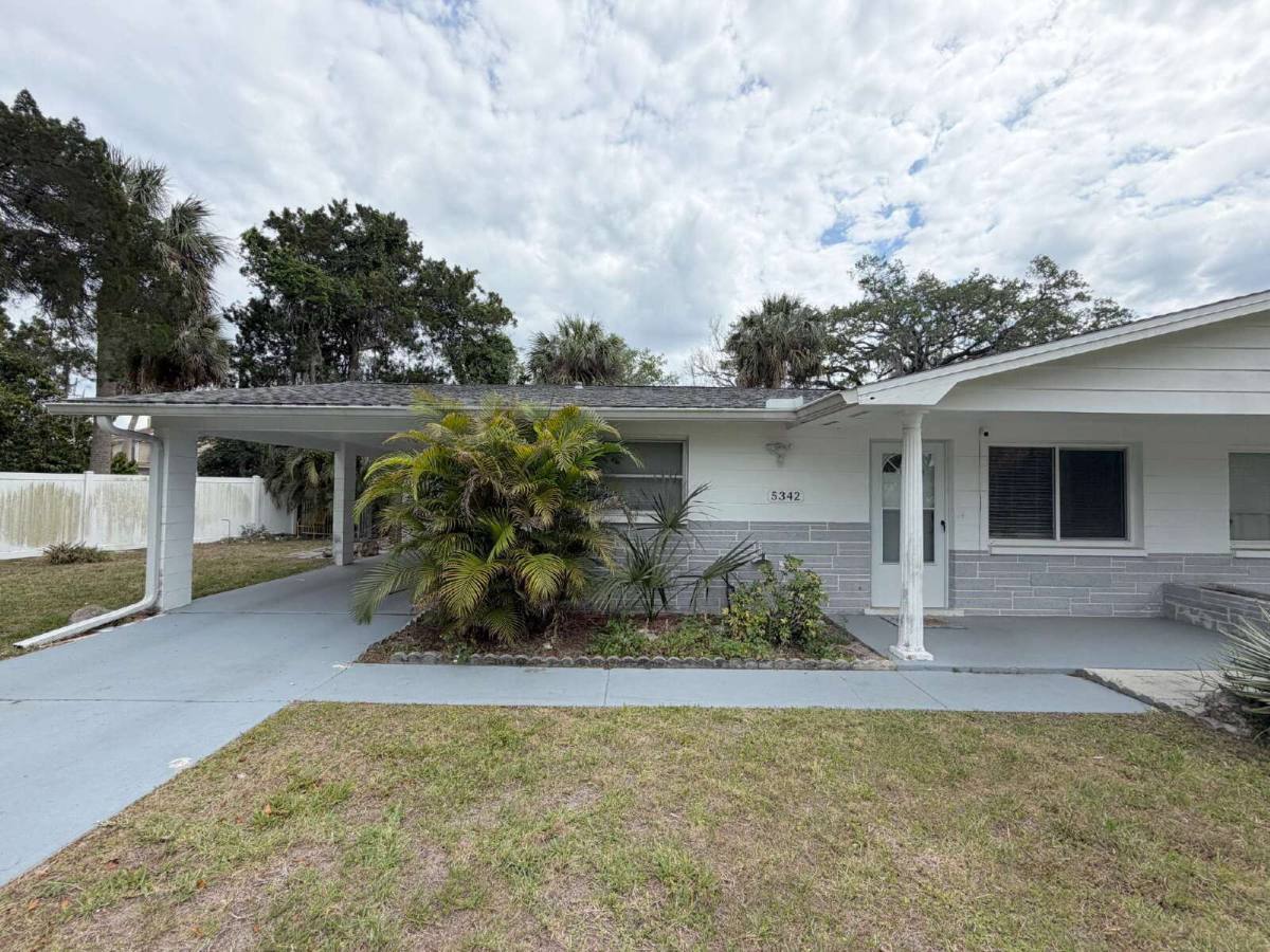 Townhouse for rent at 5342 Cedar Lane, New Port Richey, FL 34652
