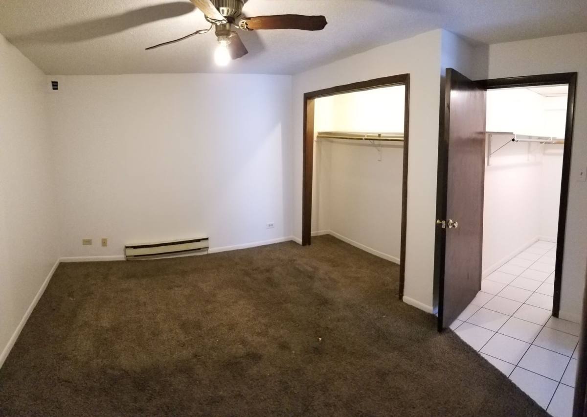 Apartment for rent at 517 N Wolf Rd, Hillside, IL 60162