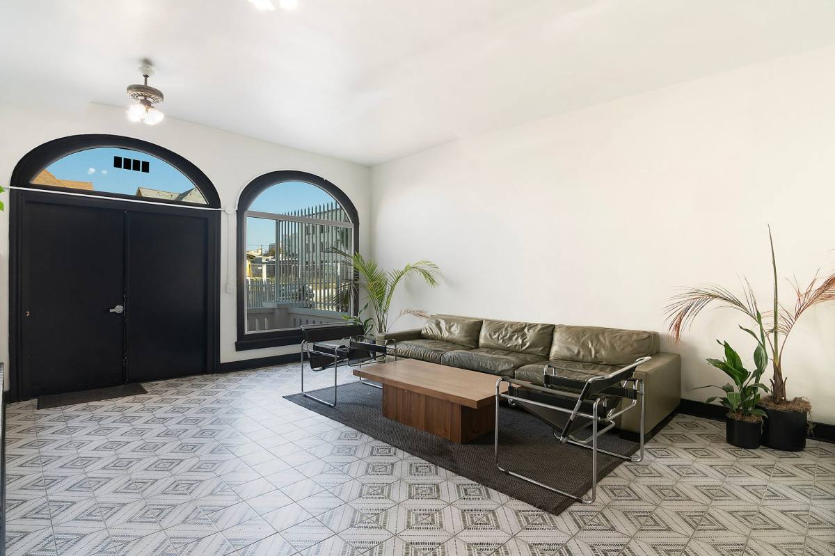 Apartment for rent at 1520 8th St, Los Angeles, CA 90017