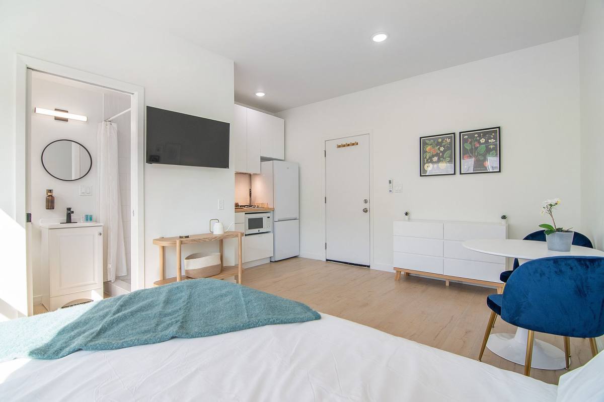 Apartment for rent at 1520 8th St, Los Angeles, CA 90017