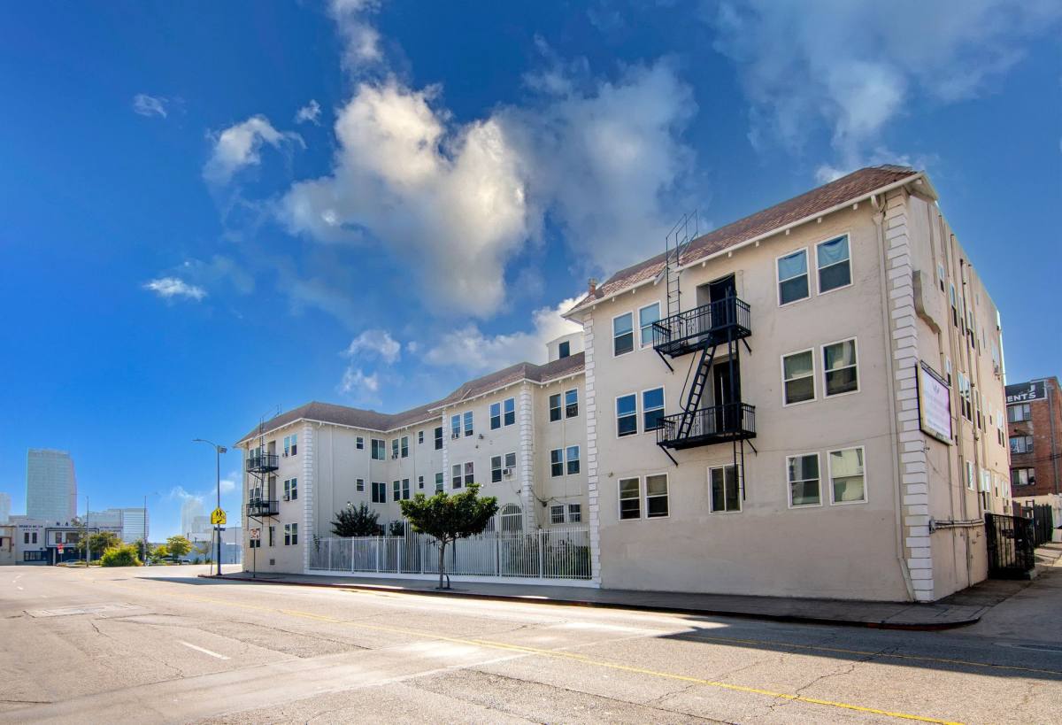 Apartment for rent at 1520 8th St, Los Angeles, CA 90017