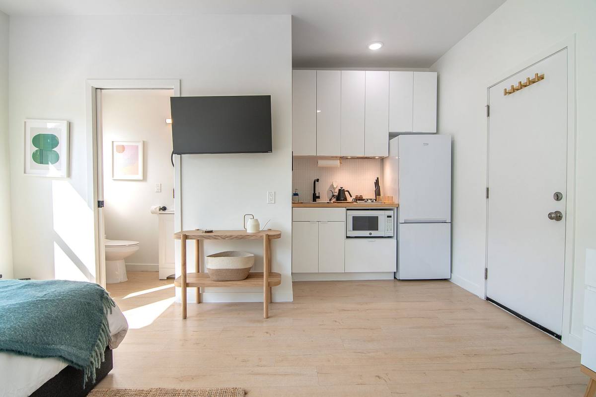 Apartment for rent at 1520 8th St, Los Angeles, CA 90017