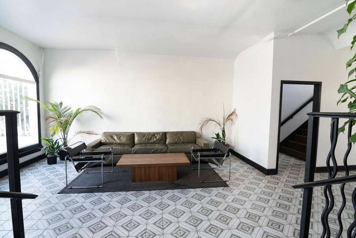 Apartment for rent at 1520 8th St, Los Angeles, CA 90017