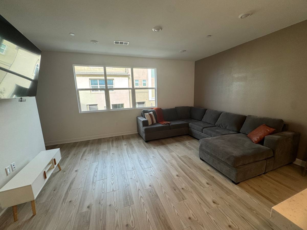 Townhouse for rent at 777 Abby Dr #2, Chula Vista, CA 91911