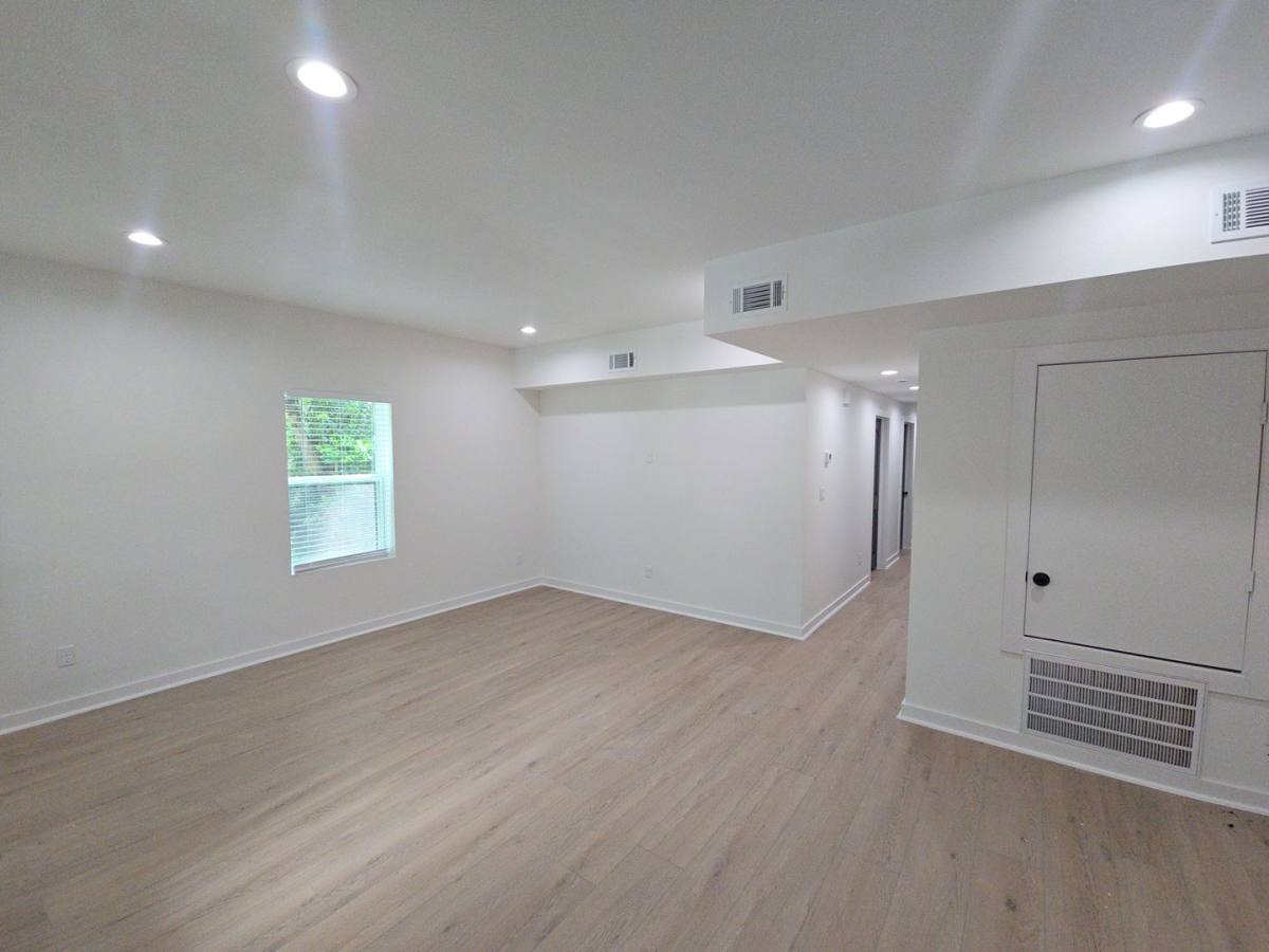 Apartment for rent at 8101 Venus St, Houston, TX 77088