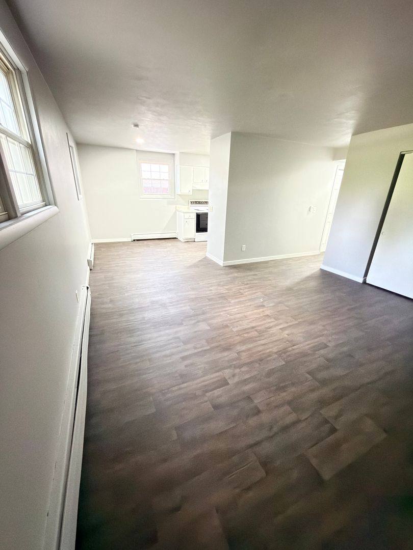 Apartment for rent at 1505 E 39th St, Davenport, IA 52807