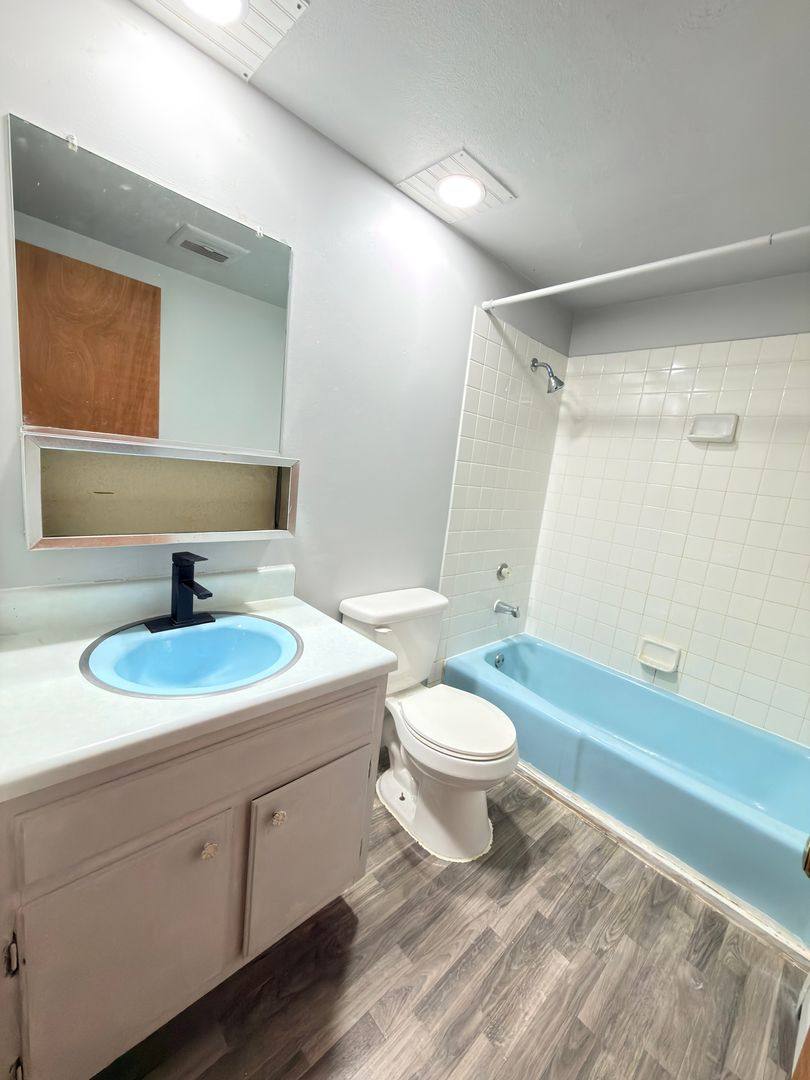 Apartment for rent at 1505 E 39th St, Davenport, IA 52807