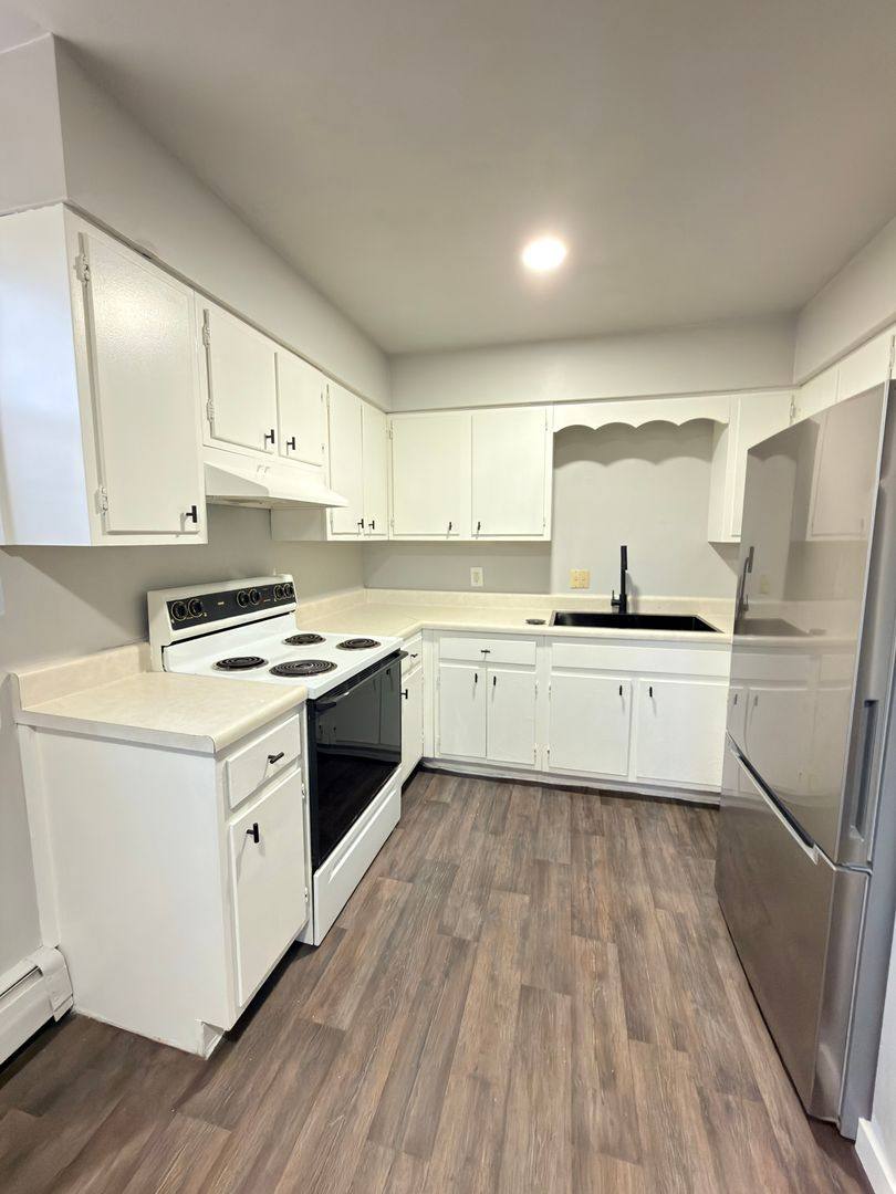 Apartment for rent at 1505 E 39th St, Davenport, IA 52807