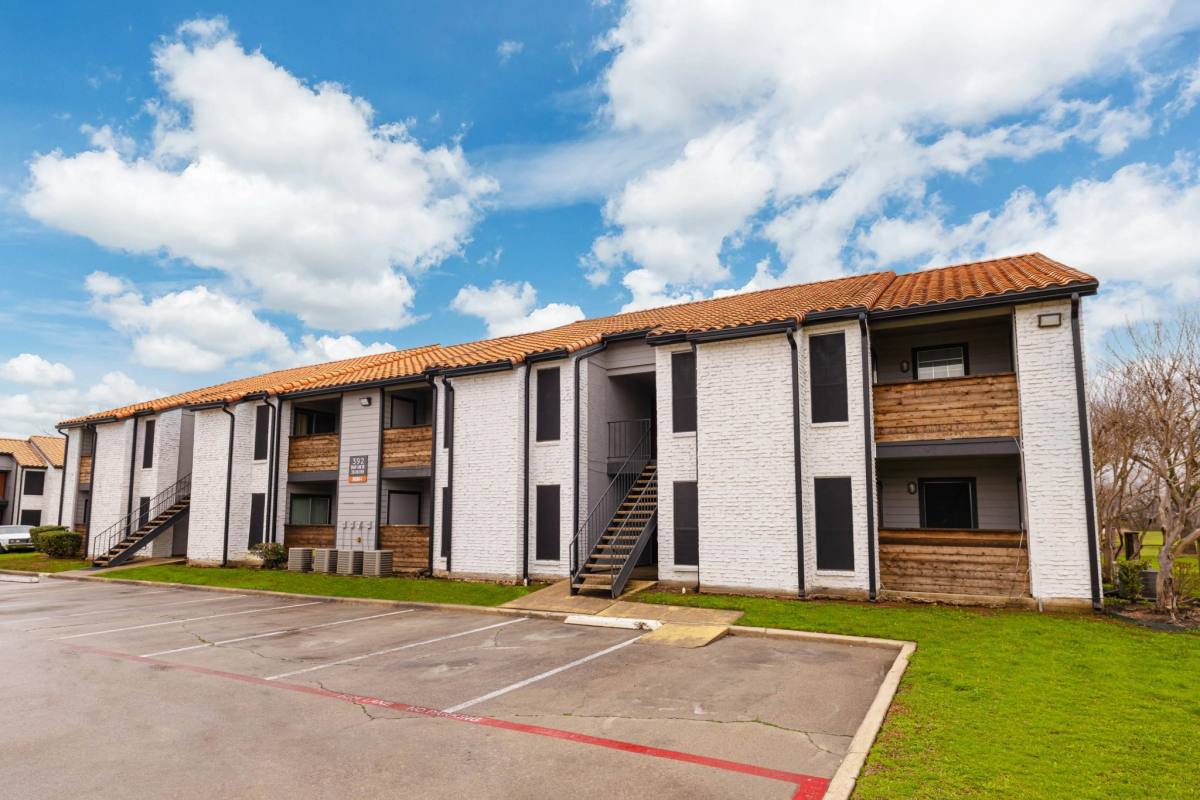 Apartment for rent at 390 Shady Lane Dr #250, Fort Worth, TX 76112