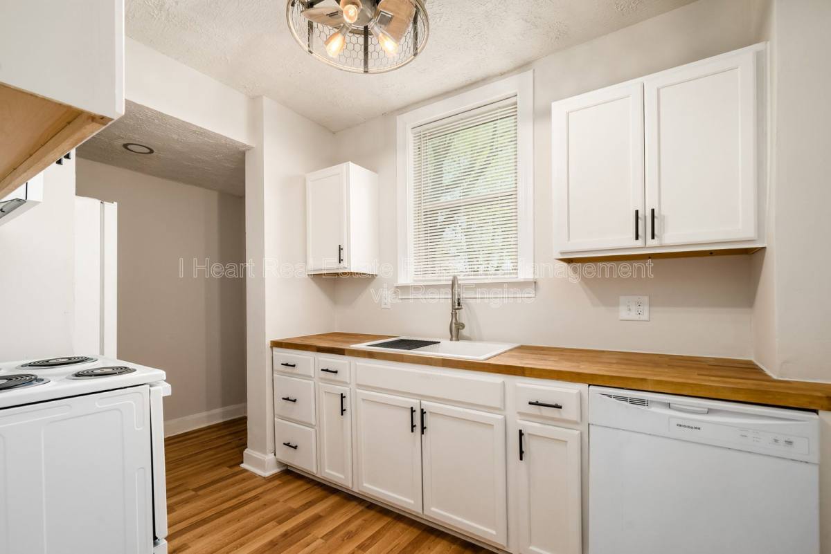 Apartment for rent at 32 Schultz Ave, Columbus, OH 43222