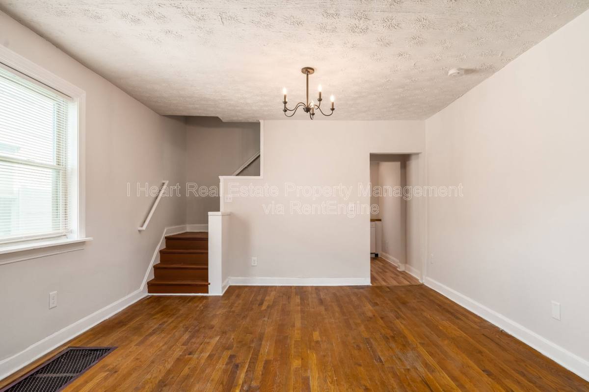 Apartment for rent at 32 Schultz Ave, Columbus, OH 43222