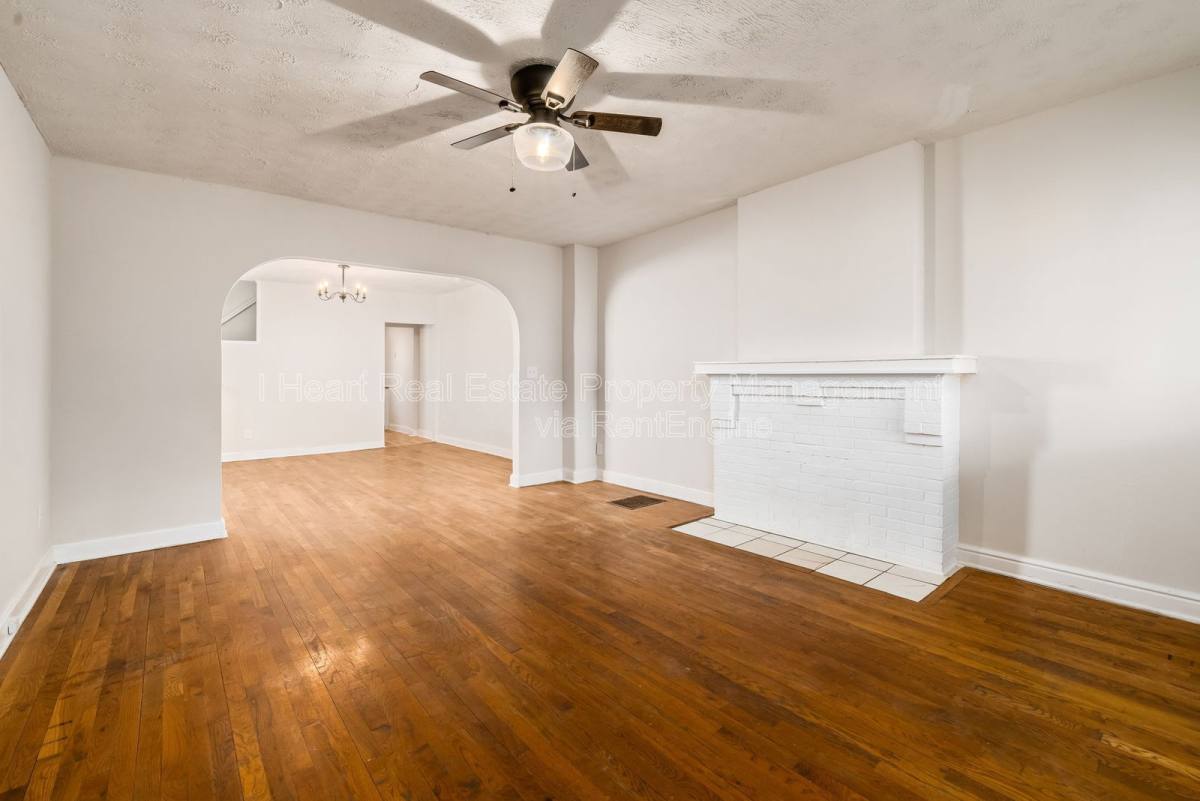 Apartment for rent at 32 Schultz Ave, Columbus, OH 43222