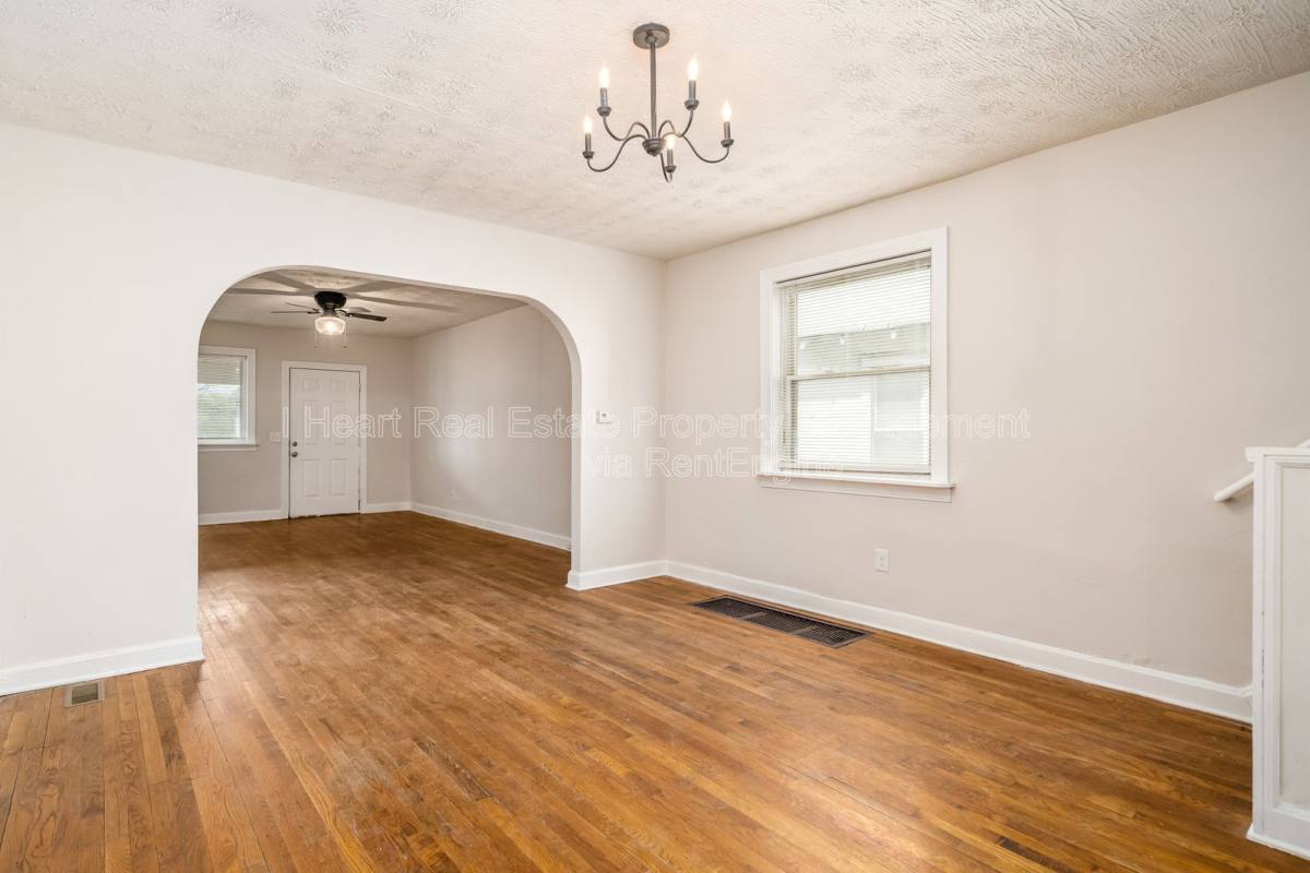 Apartment for rent at 32 Schultz Ave, Columbus, OH 43222