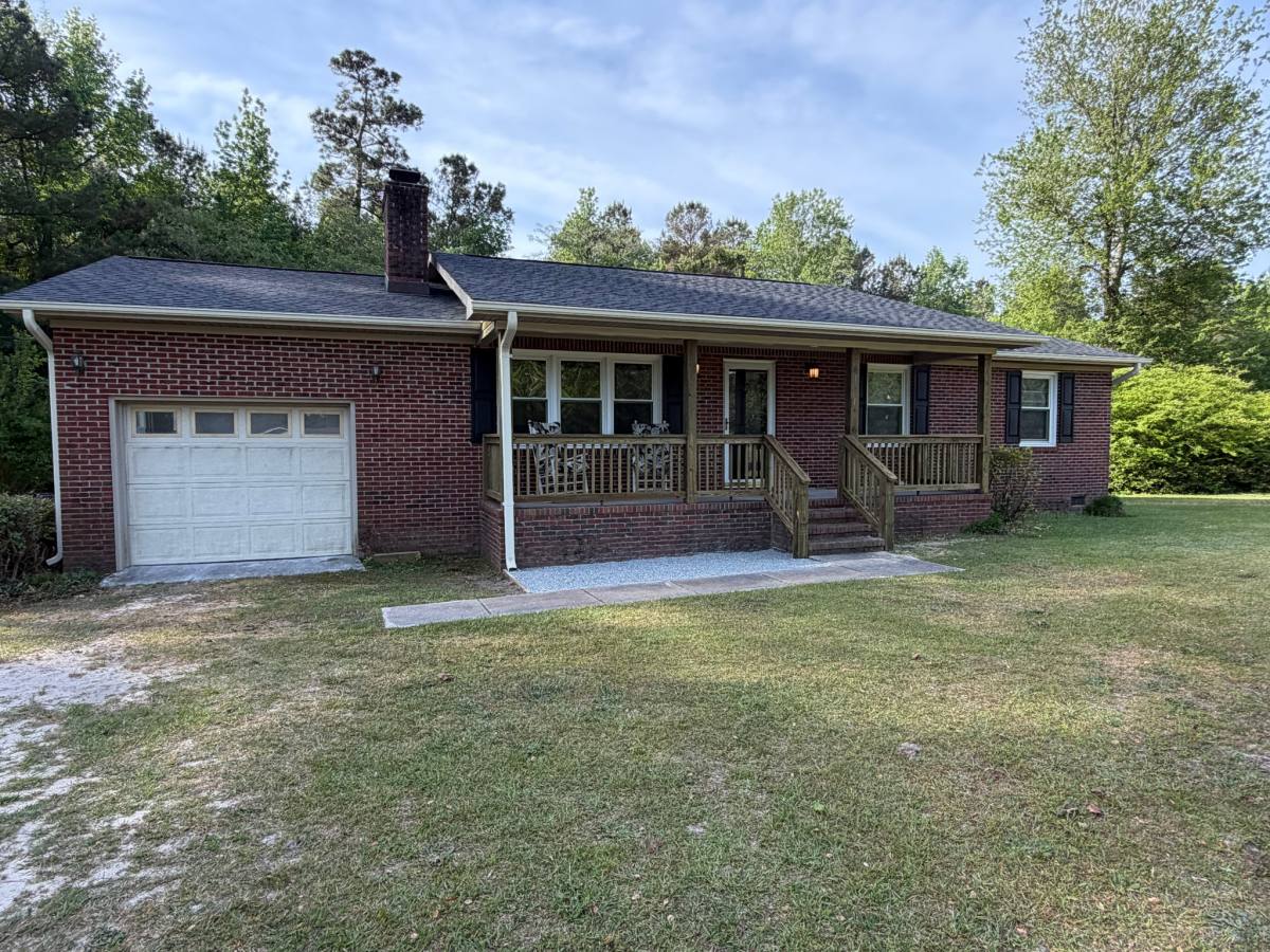 House for rent at 280 Currituck Rd, Riegelwood, NC 28456