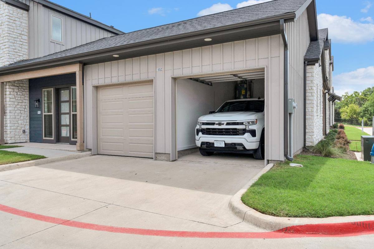 Apartment for rent at 1600 Firewheel Parkway, Garland, TX 75040