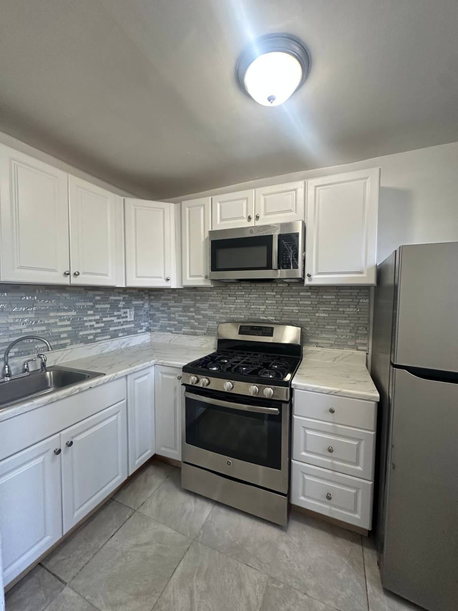 Townhouse for rent at 4037 Cedardale Rd, Baltimore, MD 21215