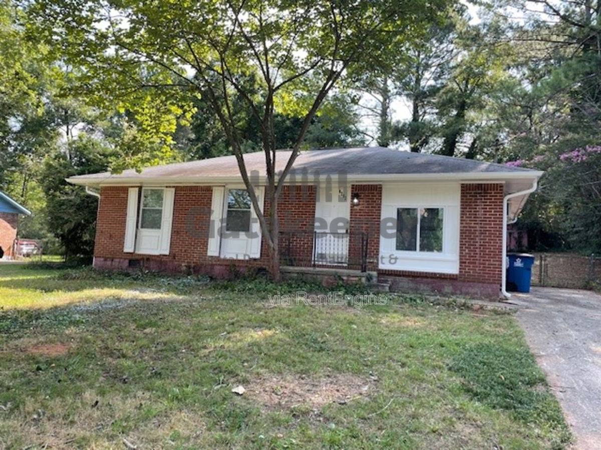 House for rent at 8202 Attleboro Dr, Jonesboro, GA 30238