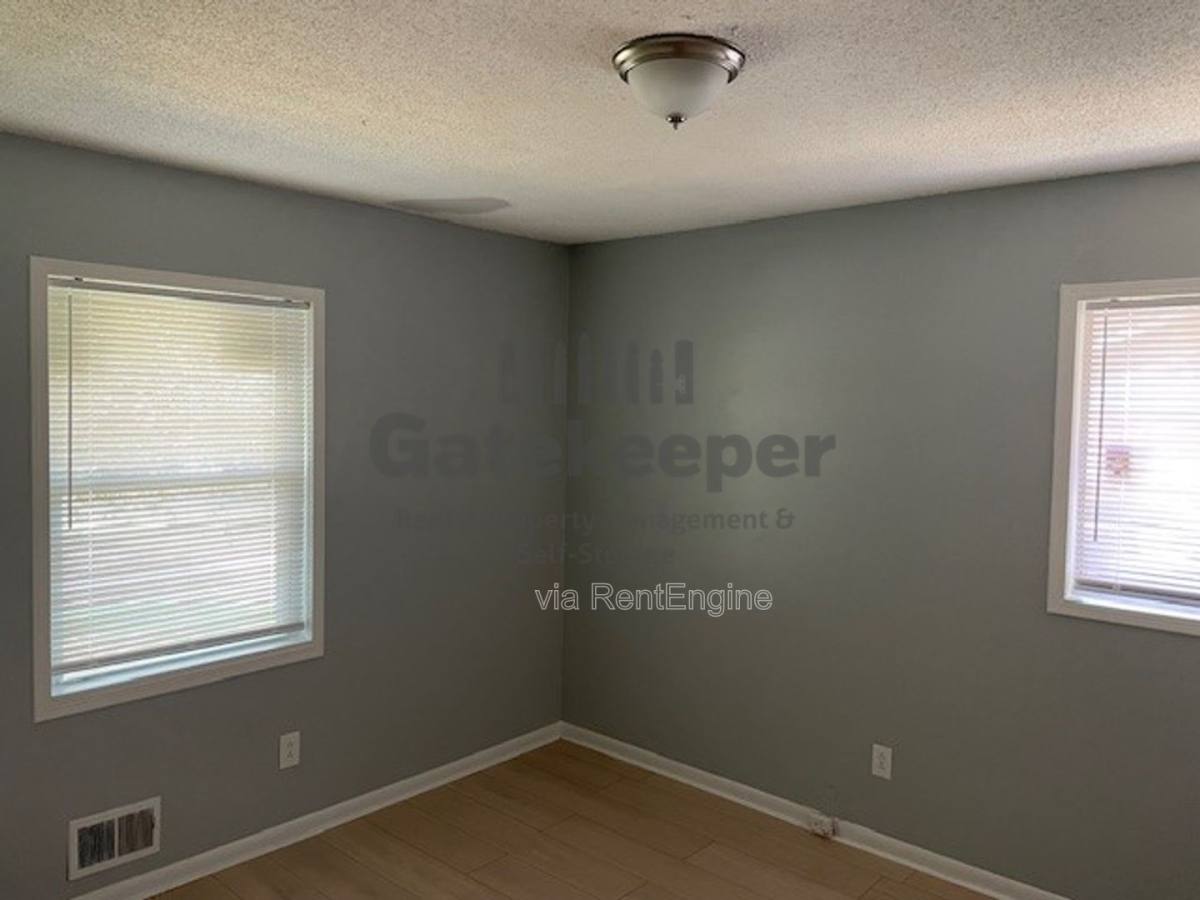 House for rent at 8202 Attleboro Dr, Jonesboro, GA 30238