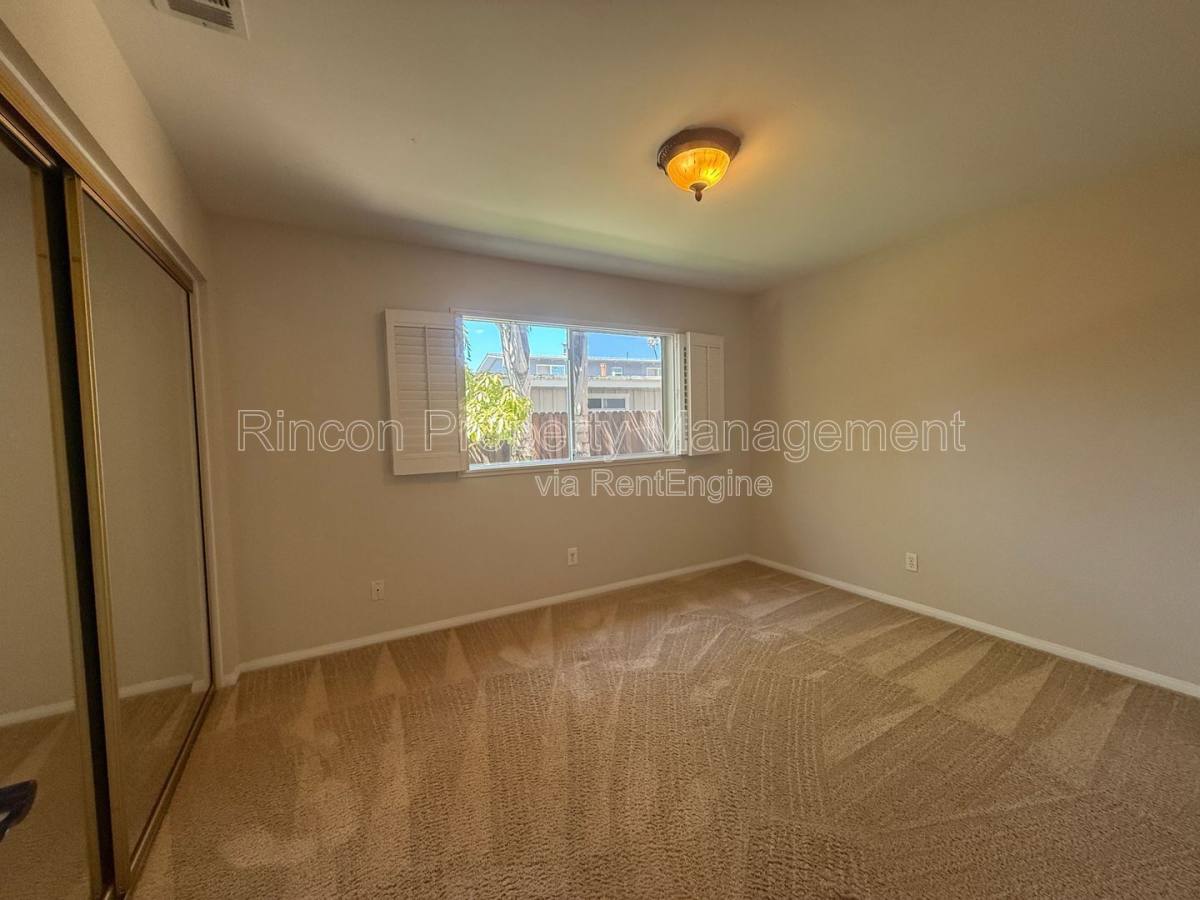 House for rent at 2462 Pierpont Blvd, Ventura, CA 93001