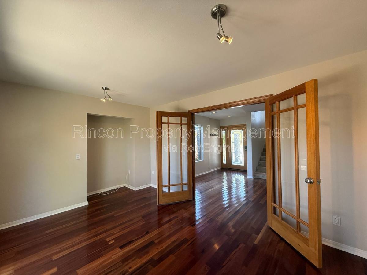 House for rent at 2462 Pierpont Blvd, Ventura, CA 93001