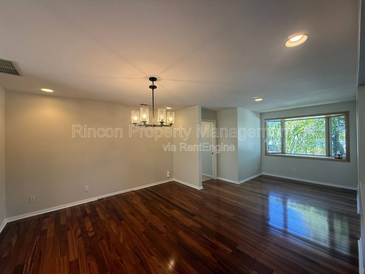 House for rent at 2462 Pierpont Blvd, Ventura, CA 93001